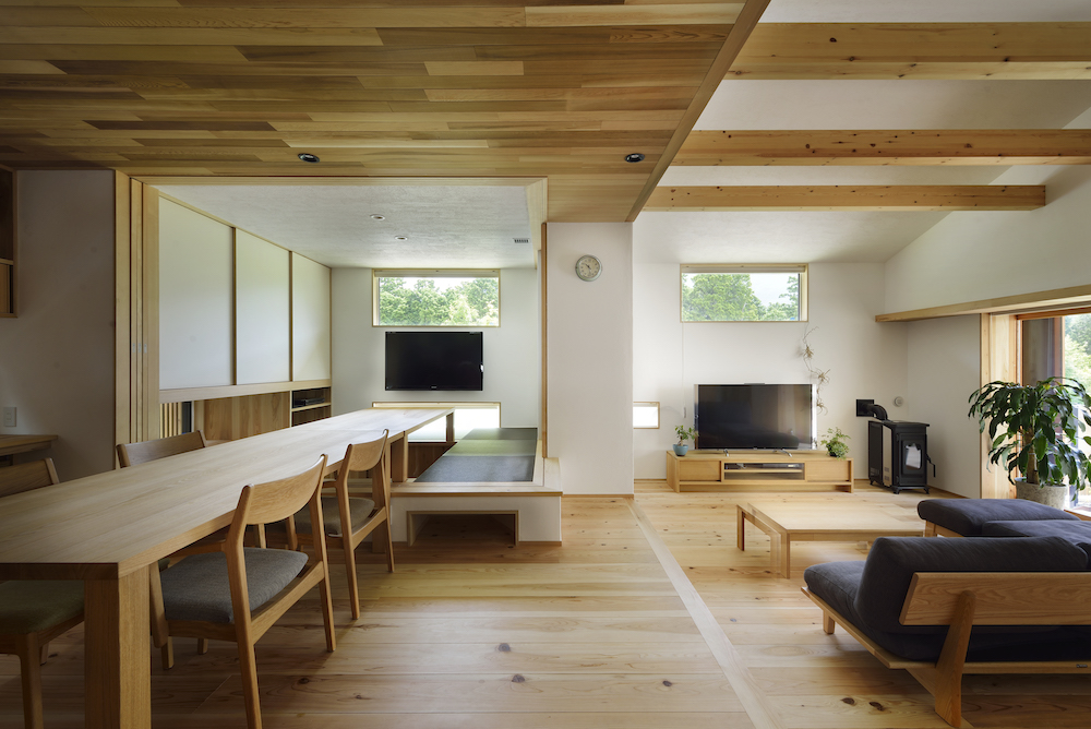 傾斜に沿って展開する平屋の家 フクダ ロングライフデザイン Se構法で建てる無添加注文住宅 大阪 神戸 奈良